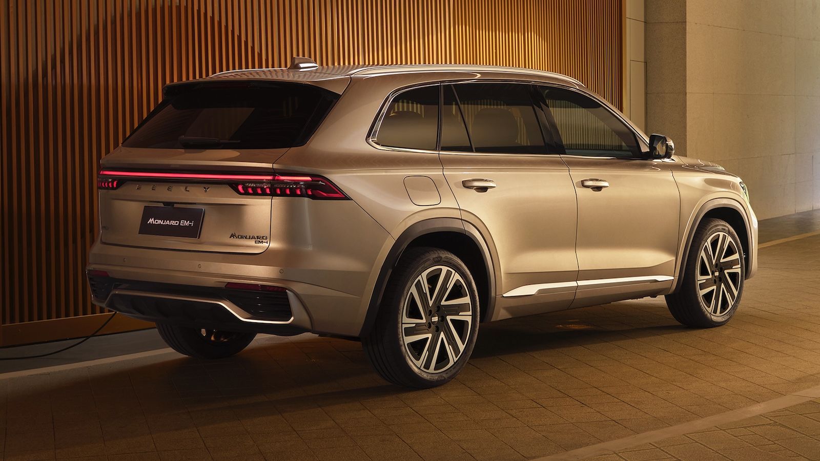 Νέο Geely Monjaro EM-i: 334 PS και 116 χλμ. ηλεκτρικής αυτονομίας